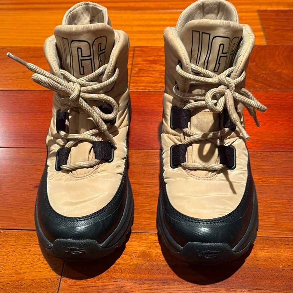 Ugg Yose Waterproof Hiker Boot - size 10 - mustard seed color